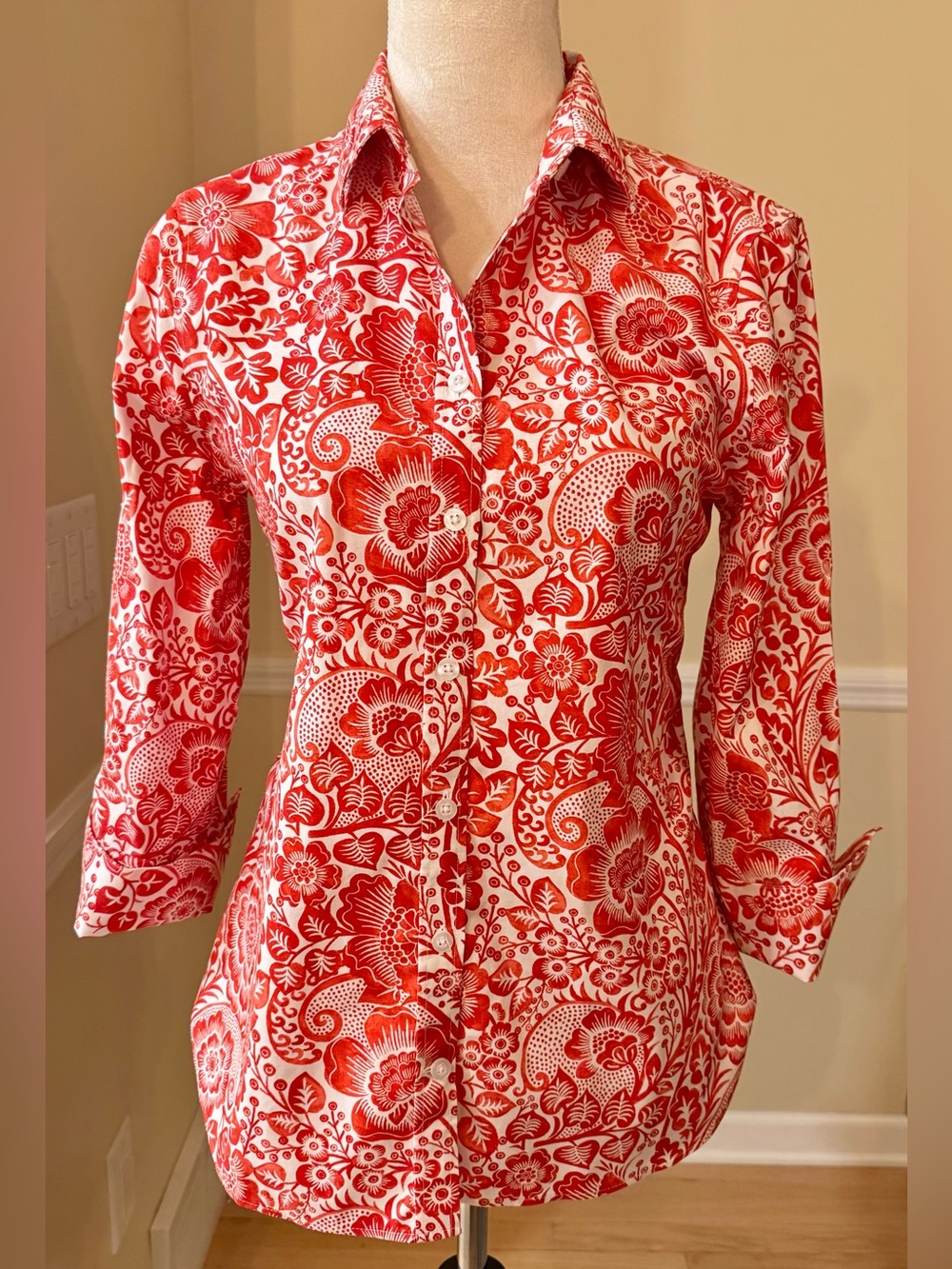 💄 Chico’s Red White Floral Scroll Print Button Front Shirt, Sz US 4 (chico’s 0) - Picture 1 of 7